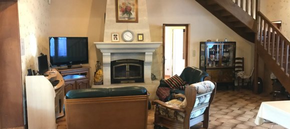 5 bedrooms House in Suevres, France No. 239134 3