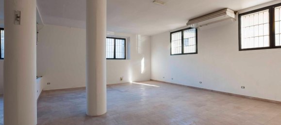 2 rooms Commercial property in Poggibonsi, Italy No. 14248 12