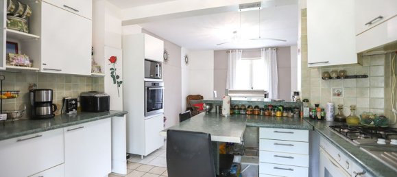 6 bedrooms House in La Queue-les-Yvelines, France No. 169442 5