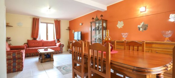 6 bedrooms House in La Queue-les-Yvelines, France No. 169442 2