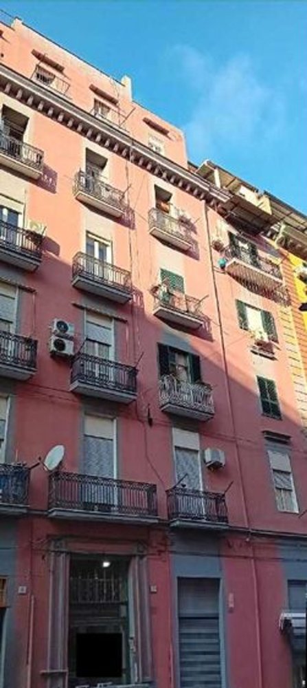 3 bedrooms Apartment in Naples, Italy No. 325208