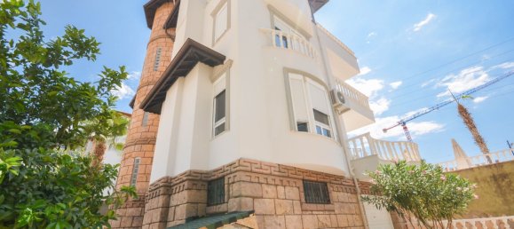 Villa 5+1 in Kargicak, Turkey No. 17003 17