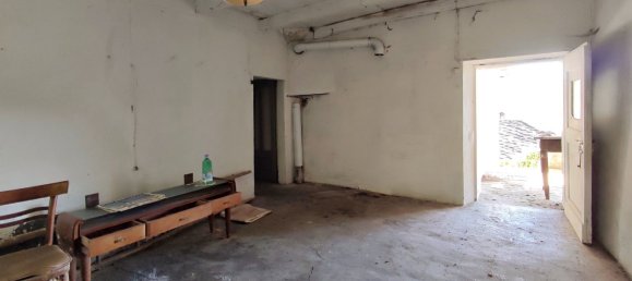 3 rooms House in Valchiusa, Italy No. 76111 3