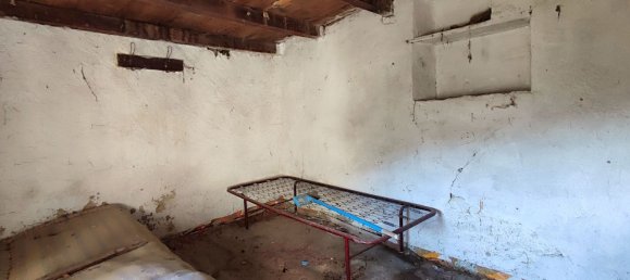 3 rooms House in Valchiusa, Italy No. 76111 9