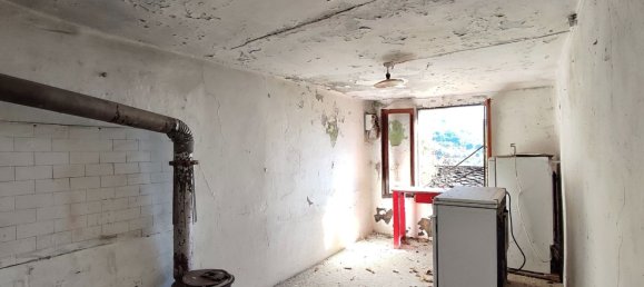 3 rooms House in Valchiusa, Italy No. 76111 5