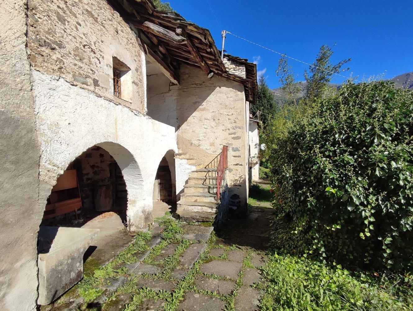 3 rooms House in Valchiusa, Italy No. 76111