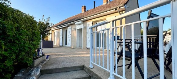 3 bedrooms House in Vendome, France No. 239414 2