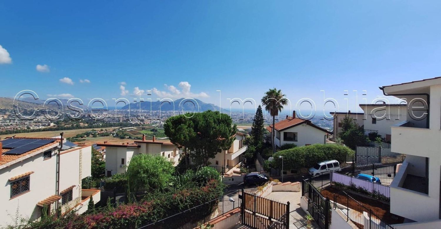 3 bedrooms Villa in Palermo, Italy No. 266641
