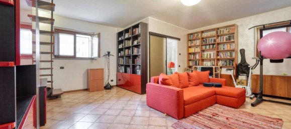 4 rooms Apartment in Melegnano, Italy No. 19740 8