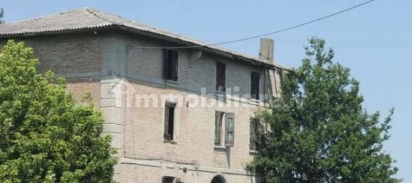 8 bedrooms House in Cento, Italy No. 300947 5