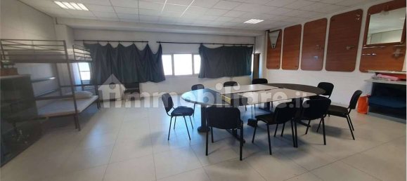 4-Zimmer Gewerbliche Immobilie in Como, Italy, Nr. 138186 9