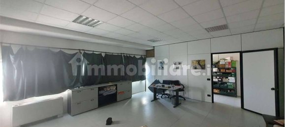 4-Zimmer Gewerbliche Immobilie in Como, Italy, Nr. 138186 7