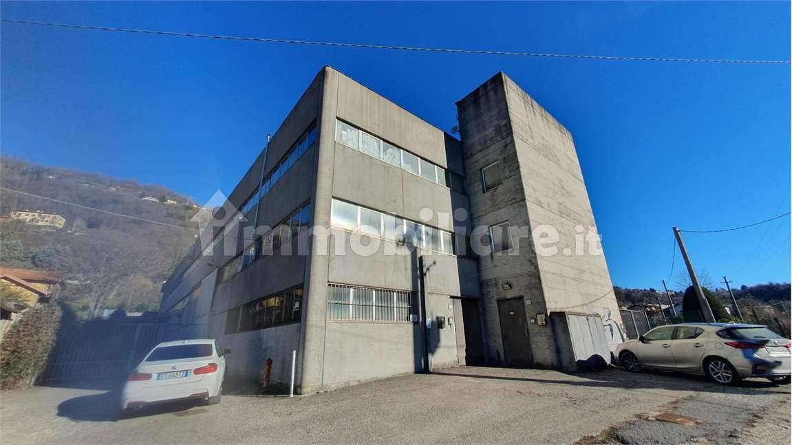4-Zimmer Gewerbliche Immobilie in Como, Italy, Nr. 138186