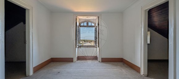 Дом с 9 спальнями в Оливейра ду Ошпитал, Португалия № 66031 17