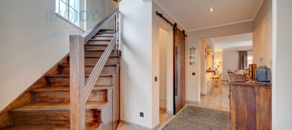 4 bedrooms Villa in Cascais, Portugal No. 102290 8