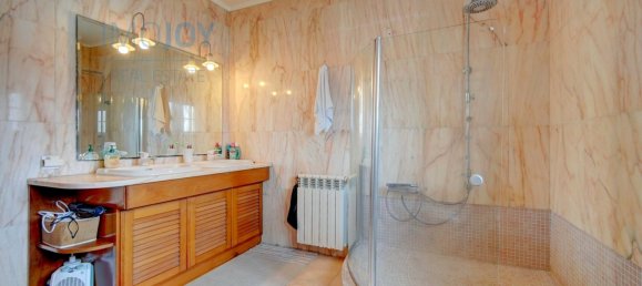 4 bedrooms Villa in Cascais, Portugal No. 102290 16