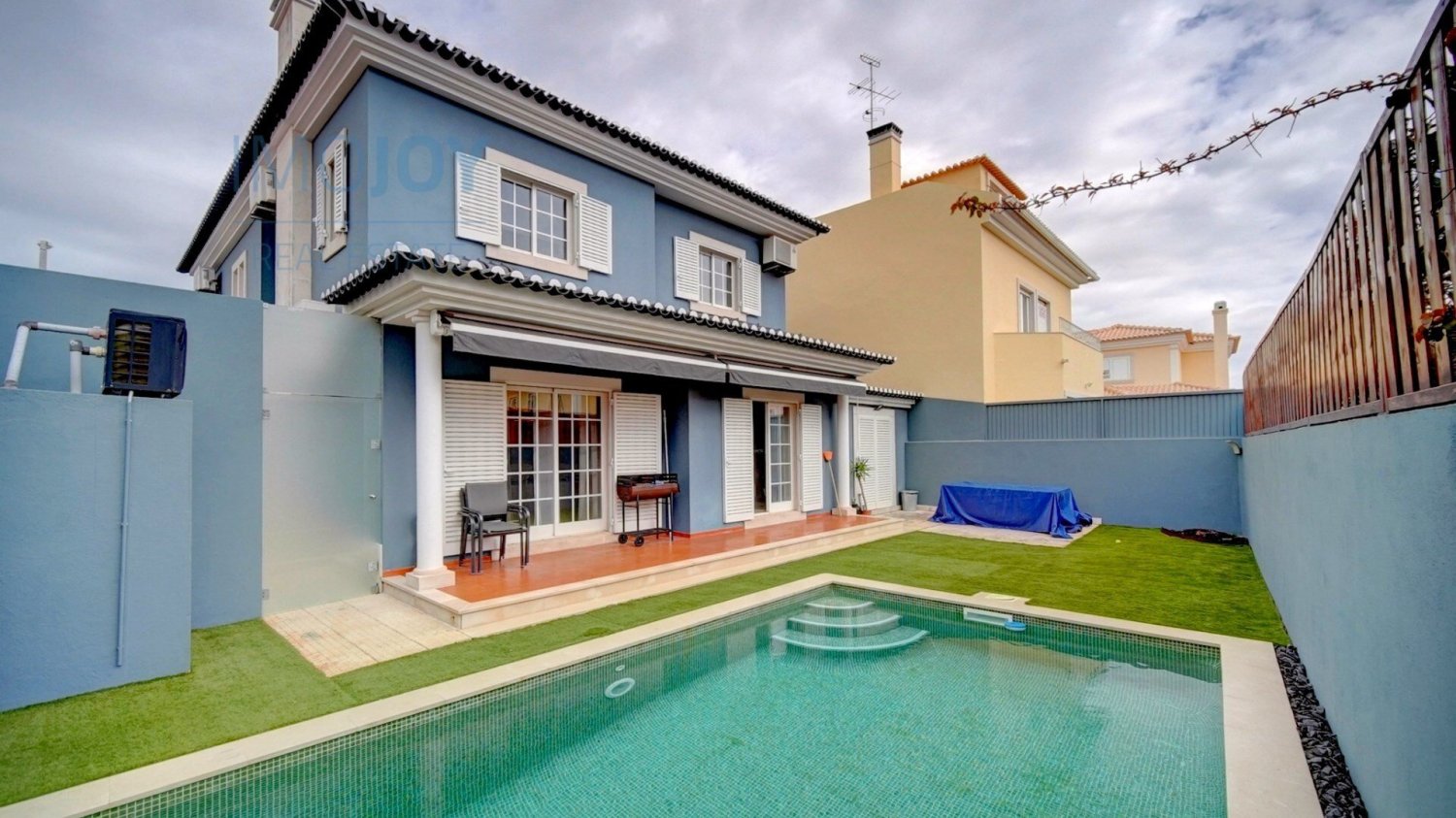 4 bedrooms Villa in Cascais, Portugal No. 102290