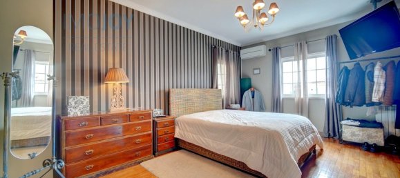 4 bedrooms Villa in Cascais, Portugal No. 102290 12