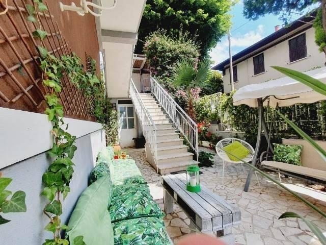 10 rooms Apartment in Ancona, Italy No. 26679