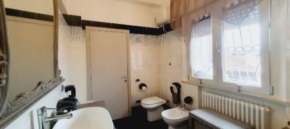 10 rooms Apartment in Ancona, Italy No. 26679 26