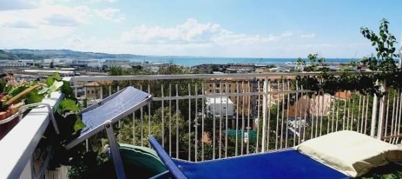 10 rooms Apartment in Ancona, Italy No. 26679 2