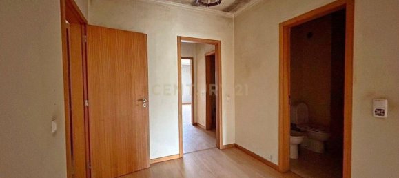 3 bedrooms Apartment in Oliveira de Azemeis, Portugal No. 11305 8