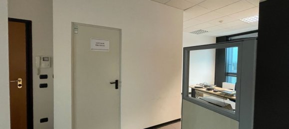 175m² Office in Bologna, Italy No. 166883 15