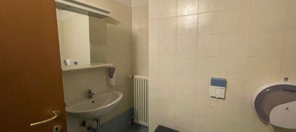 175m² Office in Bologna, Italy No. 166883 11