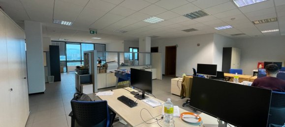 175m² Office in Bologna, Italy No. 166883 12