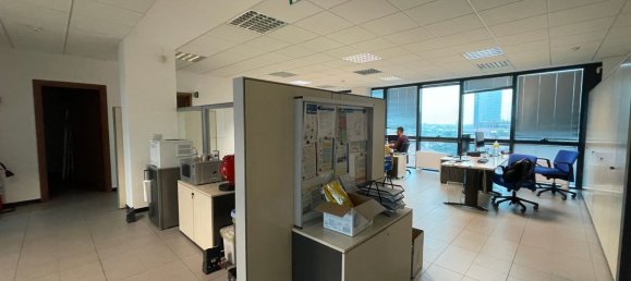 175m² Office in Bologna, Italy No. 166883 14