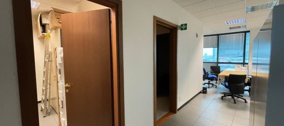 175m² Office in Bologna, Italy No. 166883 19