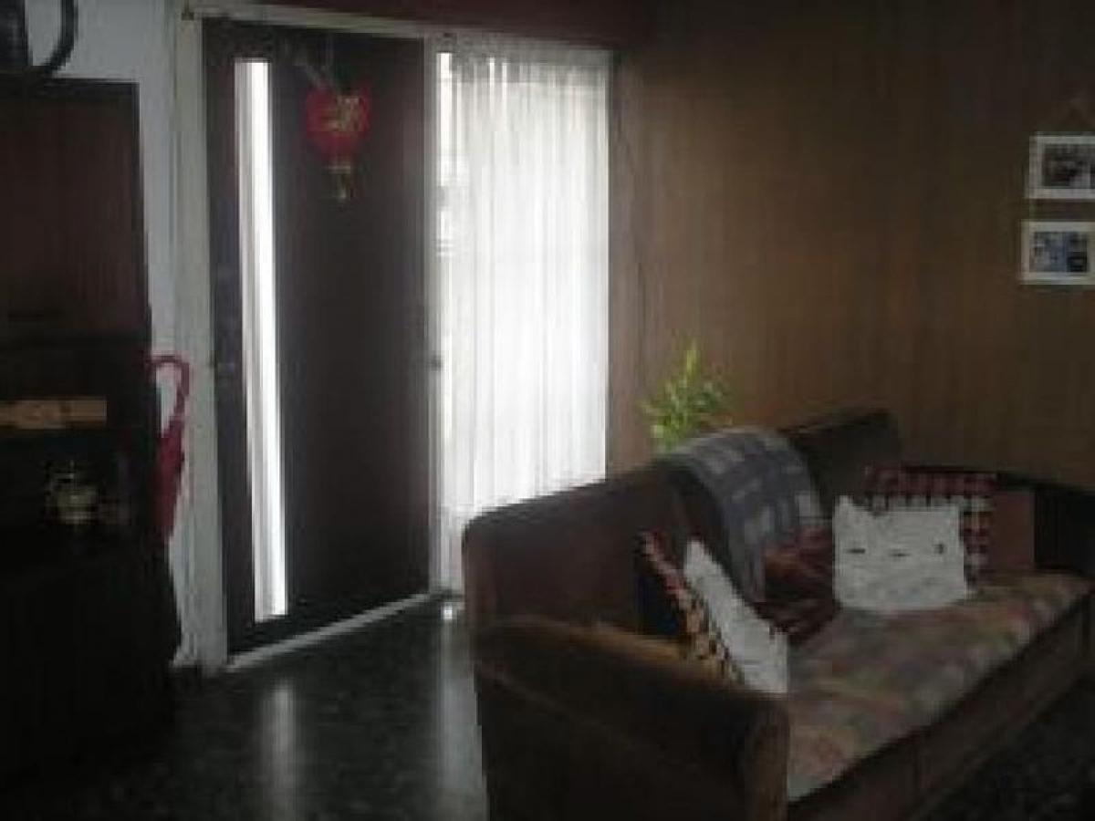 2 bedrooms House in Almirante Brown, Argentina No. 94874