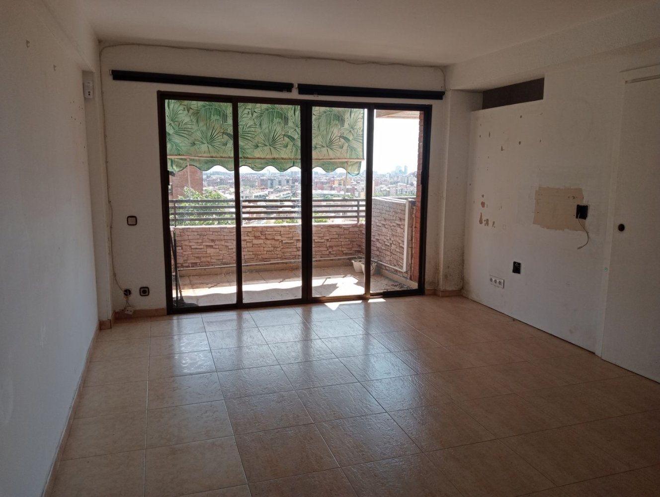 3 bedrooms Apartment in Barcelona, Spain No. 193785