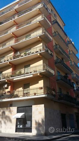 Дом с 4 комнатами в Франкофонте, Италия № 284031