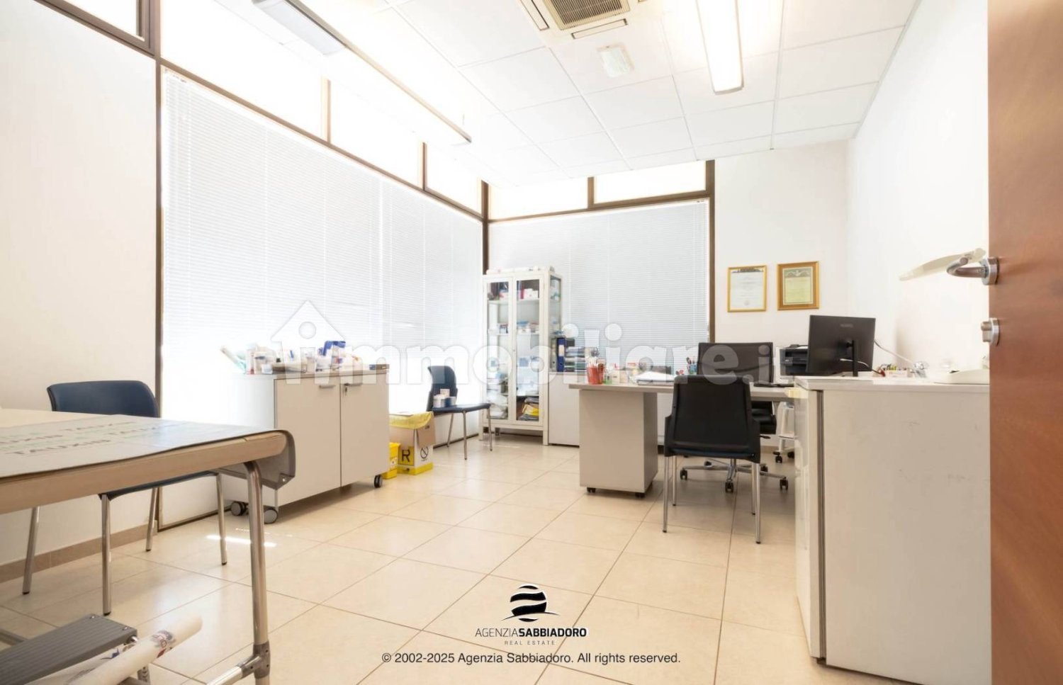 4 rooms Office in Udine, Italy No. 273183