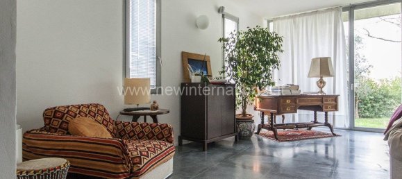 4 bedrooms Villa in Carrara, Italy No. 51776 9