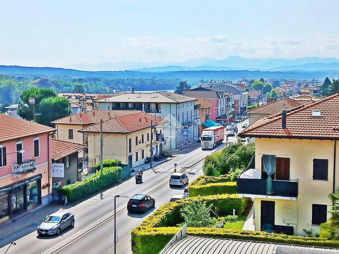 2 غرف نوم شقة في Sesto Calende, Italy رقم 288808