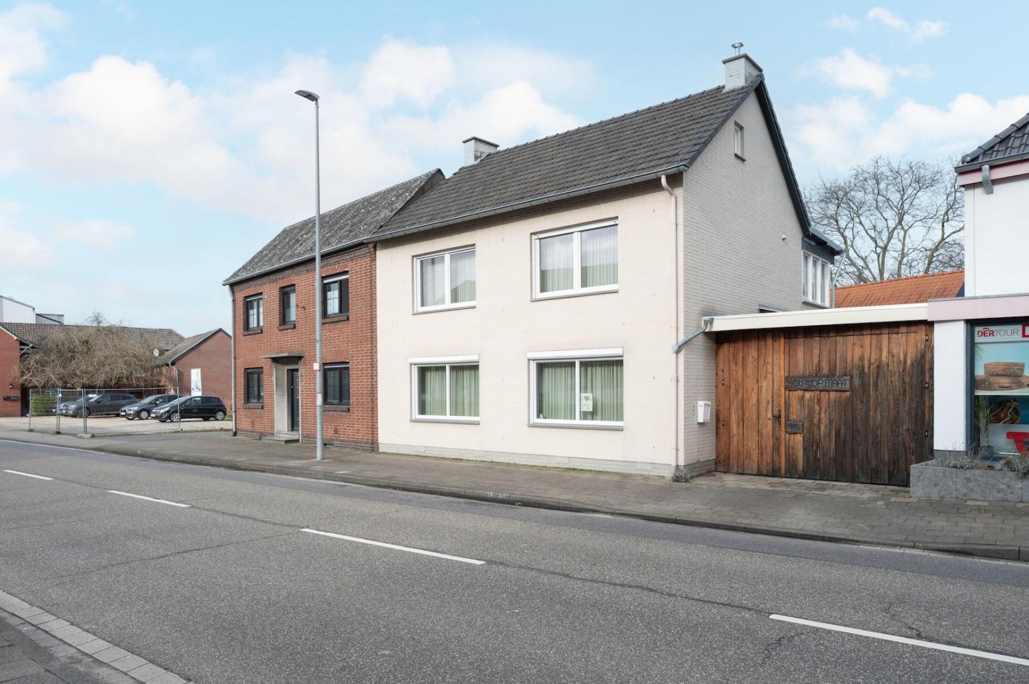 9 rooms House in Heinsberg, Germany No. 137685