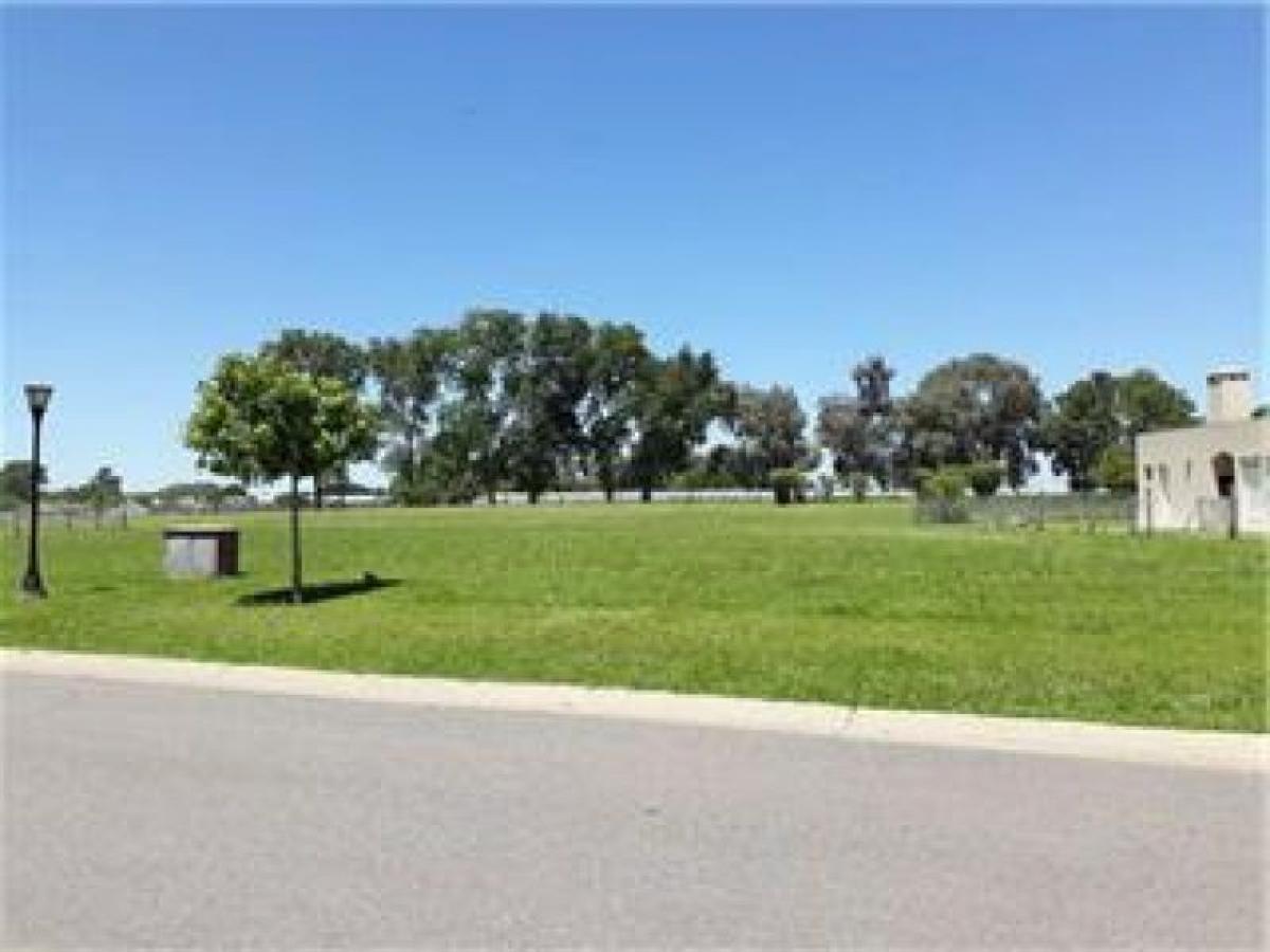  Land in Escobar, Argentina No. 40702