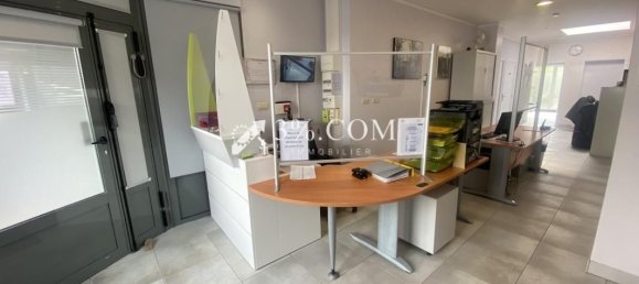 Casa de 4 dormitorios en Comines, France No. 65959 2