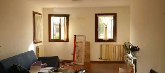 4-Zimmer Doppelhaus in Spresiano, Italy, Nr. 308030 16