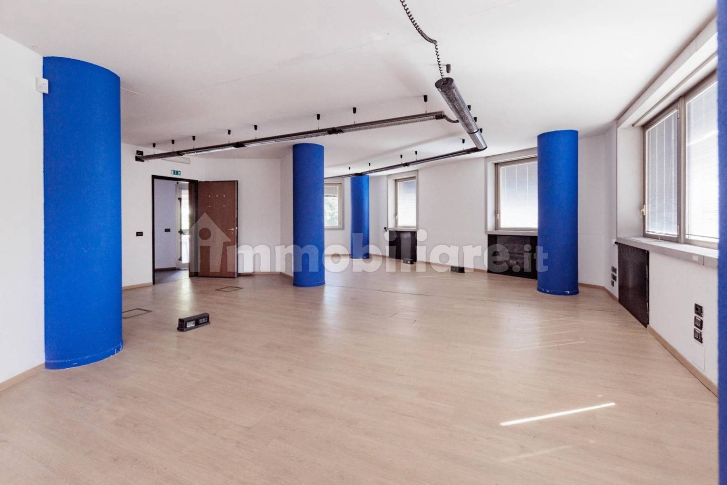 5-Zimmer Gebäude in Brescia, Italy, Nr. 310243