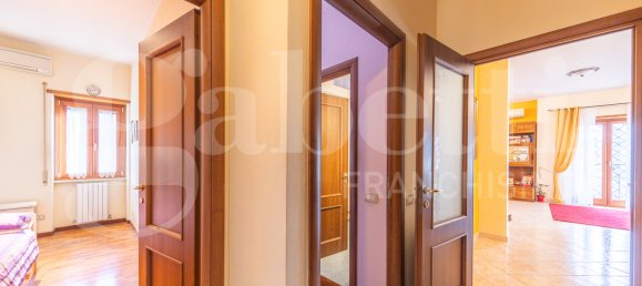 3 غرف نوم شقة في Rome, Italy رقم 325846 16