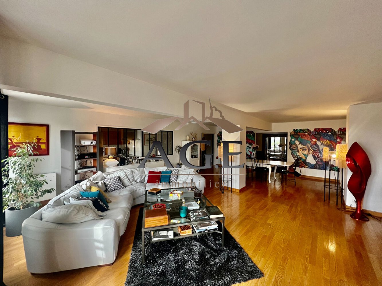 Apartamento T4 em Epernon, France N.º 77654