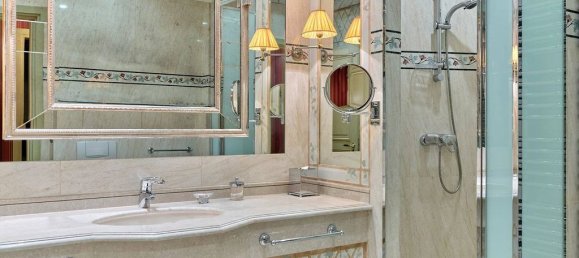 4 bedrooms Apartment in Paris, France No. 148536 18