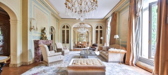 4 bedrooms Apartment in Paris, France No. 148536 2