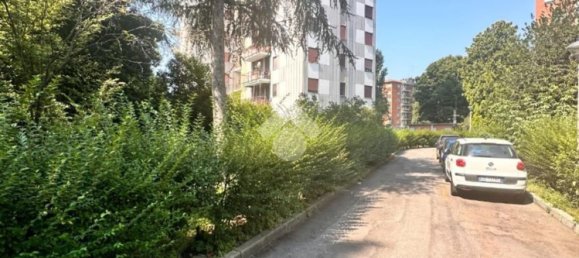 4 rooms Apartment in Milan, Italy No. 284700 3