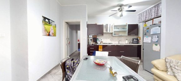 3 rooms Apartment in Pomigliano d'Arco, Italy No. 24635 3