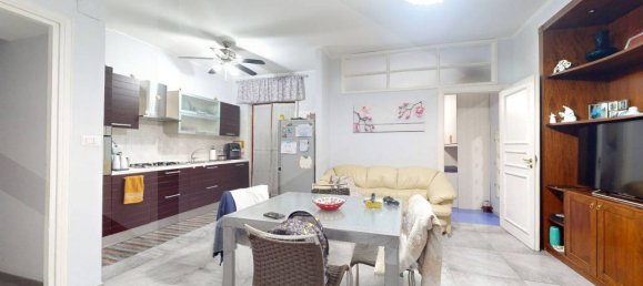 3 rooms Apartment in Pomigliano d'Arco, Italy No. 24635 2