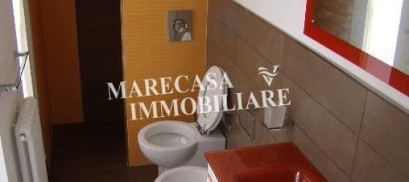 4 rooms House in Carrara, Italy No. 105728 6